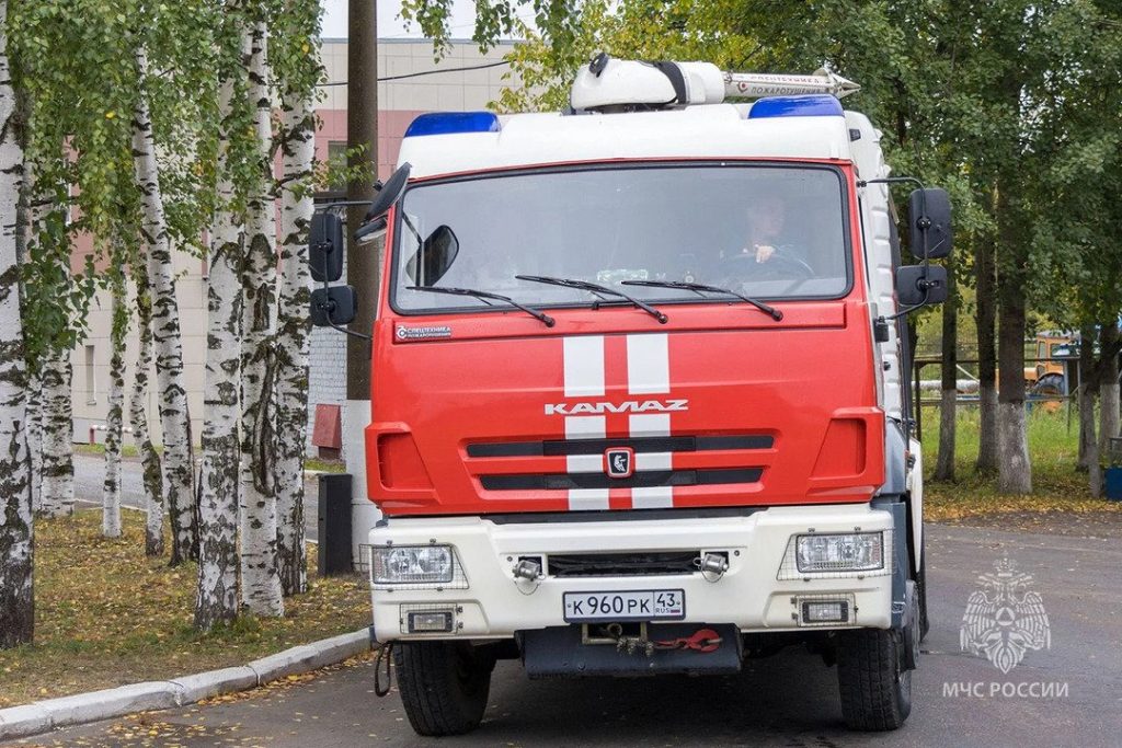 Пожары в СНТ и тройное ДТП: сводка происшествий от МЧС Кировской области за сутки — Кирово-Чепецк