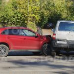 На проспекте Мира около ВАПКа столкнулись Mitsubishi и УАЗ «Патриот» 🚗 — Кирово-Чепецк