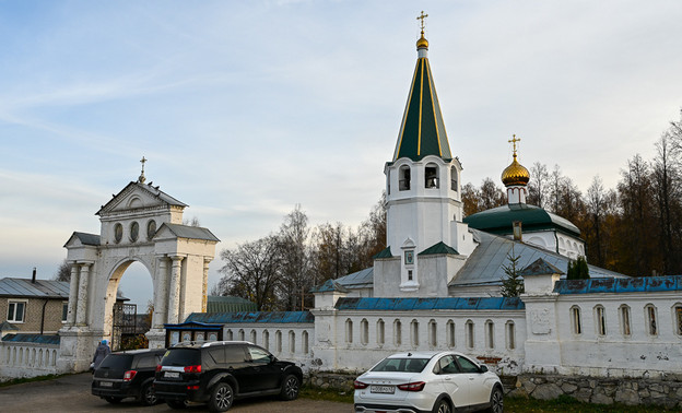 В Покровском храме Советска освятили новый иконостас — Кирово-Чепецк