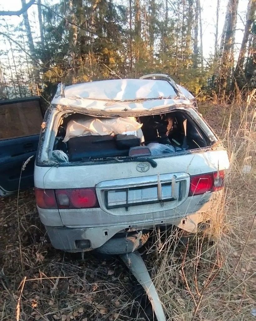 В Кировской области водитель Toyota съехал с дороги и перевернулся — Кирово-Чепецк