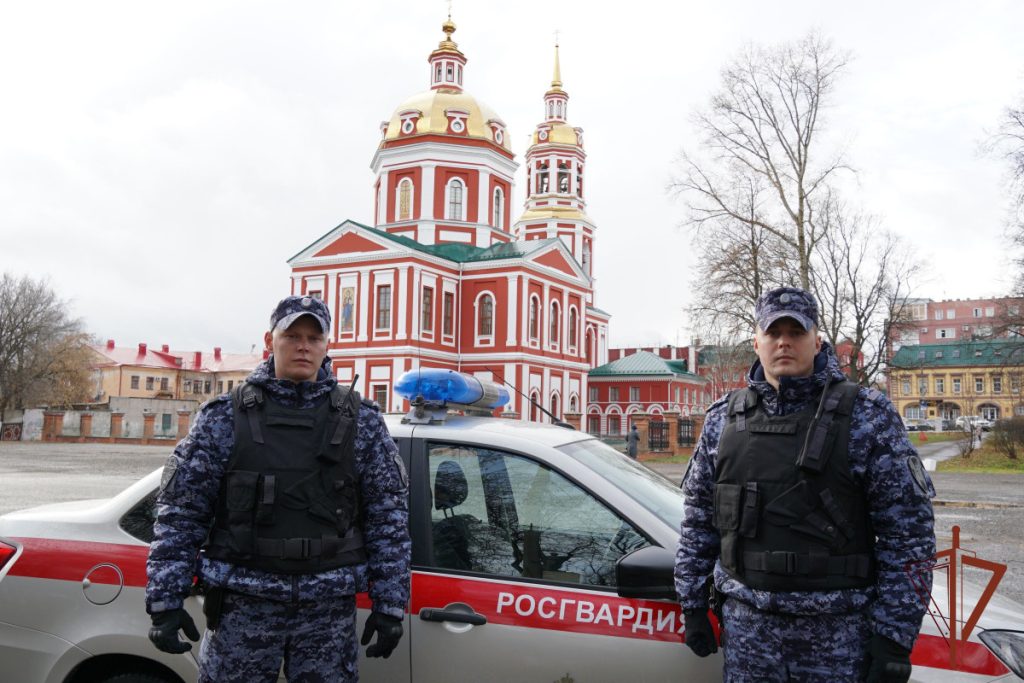 В Кирове росгвардейцы забрали из гостиницы на Герцена нетрезвого дебошира — Кирово-Чепецк