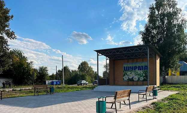 В селе Шурма Уржумского района открыли новую зону отдыха со сценой — Кирово-Чепецк