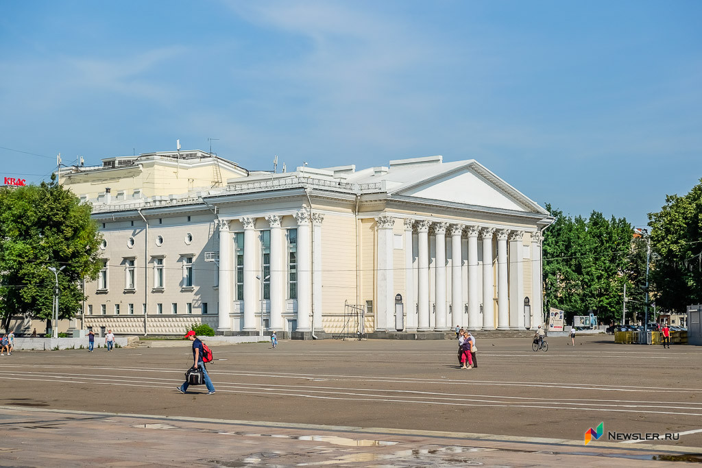 В Кирове 7 ноября ограничат парковку у Театральной площади — Кирово-Чепецк