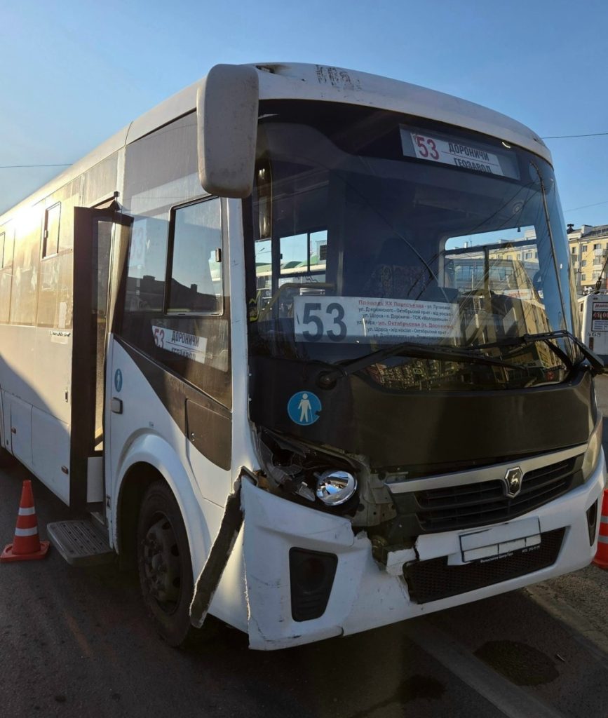 В Кирове в ДТП с автобусом пострадали мальчик, две девочки и две женщины — Кирово-Чепецк