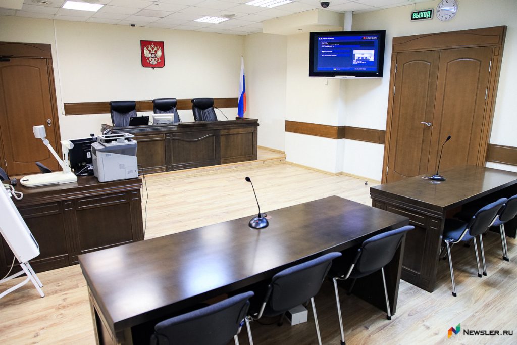 С застройщика в Кирове взыщут ущерб за упавшее на «Ауди» дерево — Кирово-Чепецк