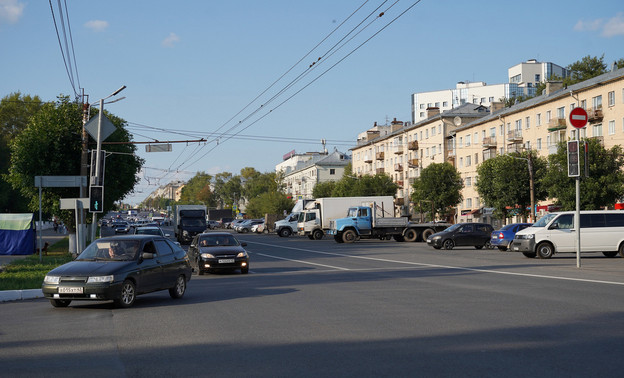 В Кирове осудили сотрудников колледжа за фиктивные экзамены для мигрантов — Кирово-Чепецк