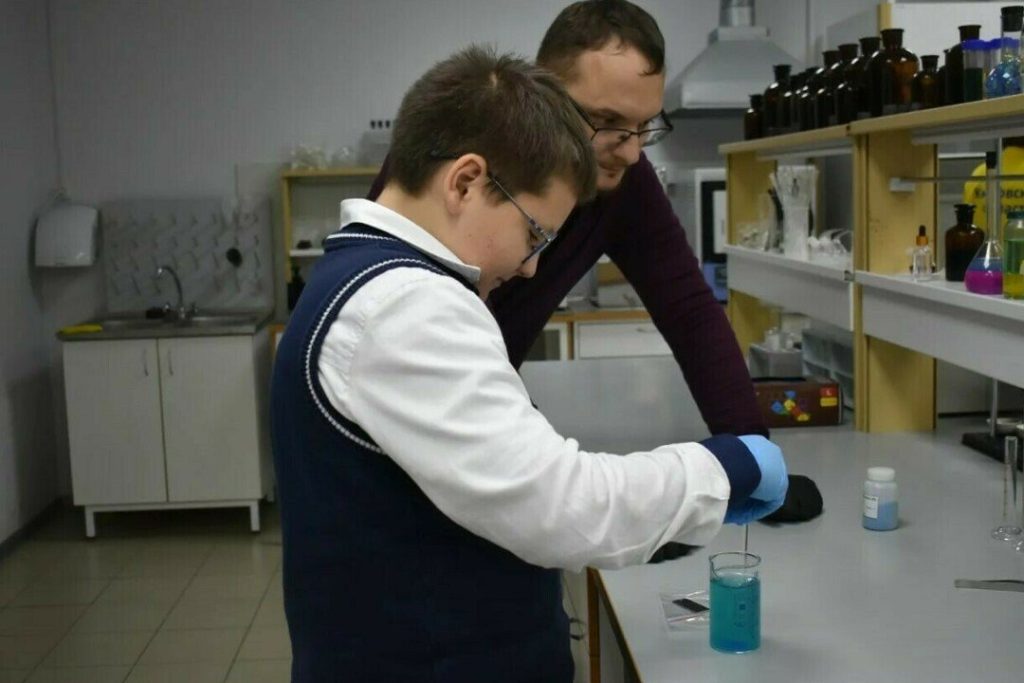 Школьники из Омутнинска погрузились в исследовательскую работу под руководством ученых РАН — Кирово-Чепецк