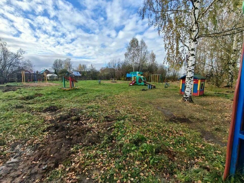 В деревне Большая Субботиха убрали старые покрышки с детской площадки — Кирово-Чепецк