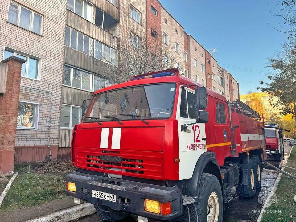 В посёлке Садаковский загорелся гараж — Кирово-Чепецк