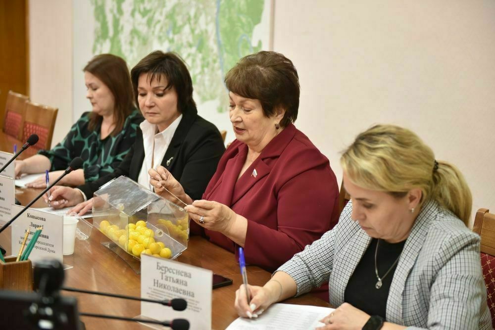 В Кирове прошла жеребьёвка квартир для детей-сирот — Кирово-Чепецк