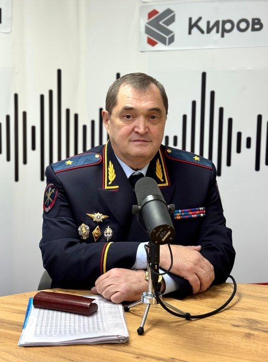 «Каждый должен быть на своем месте»: глава кировского УМВД Константин Селянин о киберпреступлениях, поиске людей и службе — К…