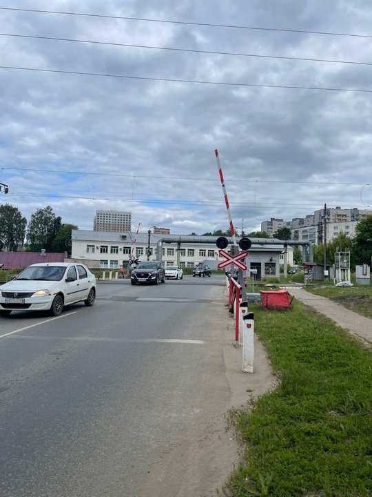 Сегодня будет ограничен проезд транспорта через ж/д переезд на Тимирязева — Кирово-Чепецк