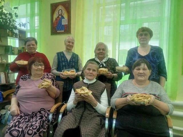 Соцучреждения Кировской области поддержали Всероссийскую акцию «Пирог на четвёртое» — Кирово-Чепецк