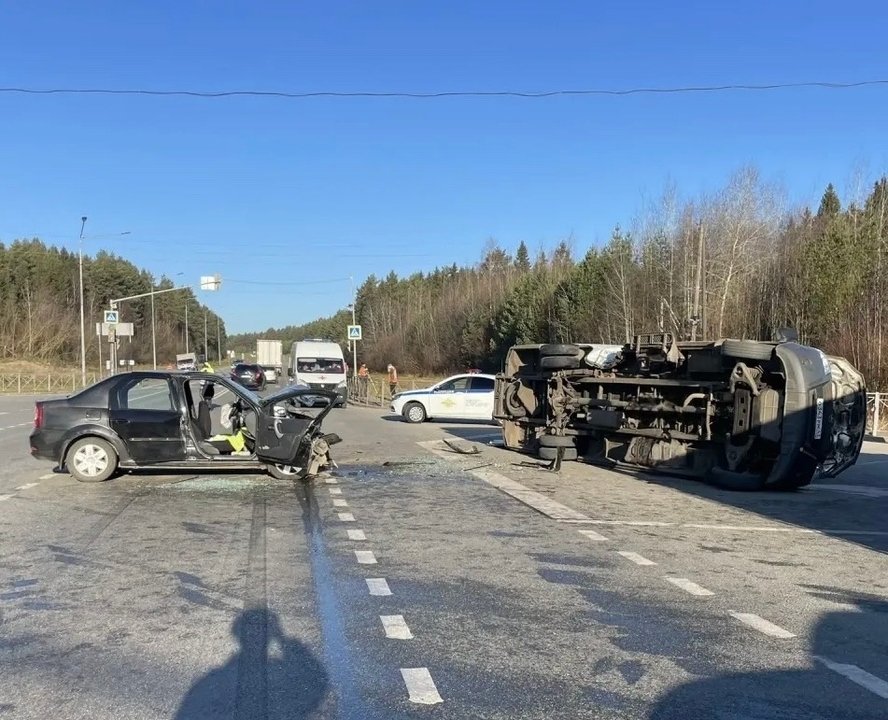 Восемь человек пострадали в утреннем ДТП в Слободском районе — Кирово-Чепецк