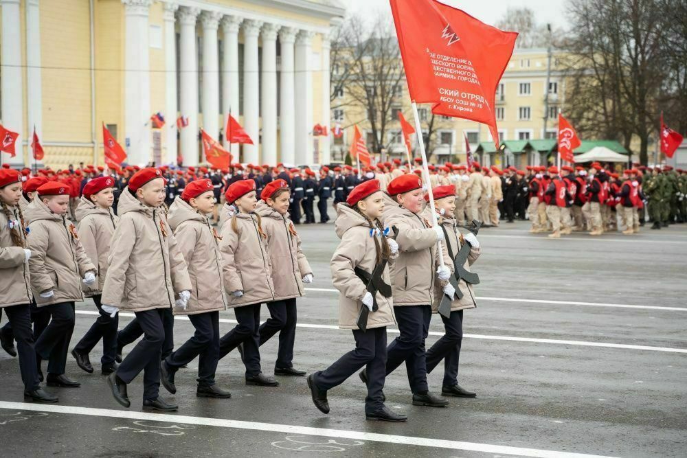 В Кирове ограничат стоянку у Театральной площади 7 ноября — Кирово-Чепецк